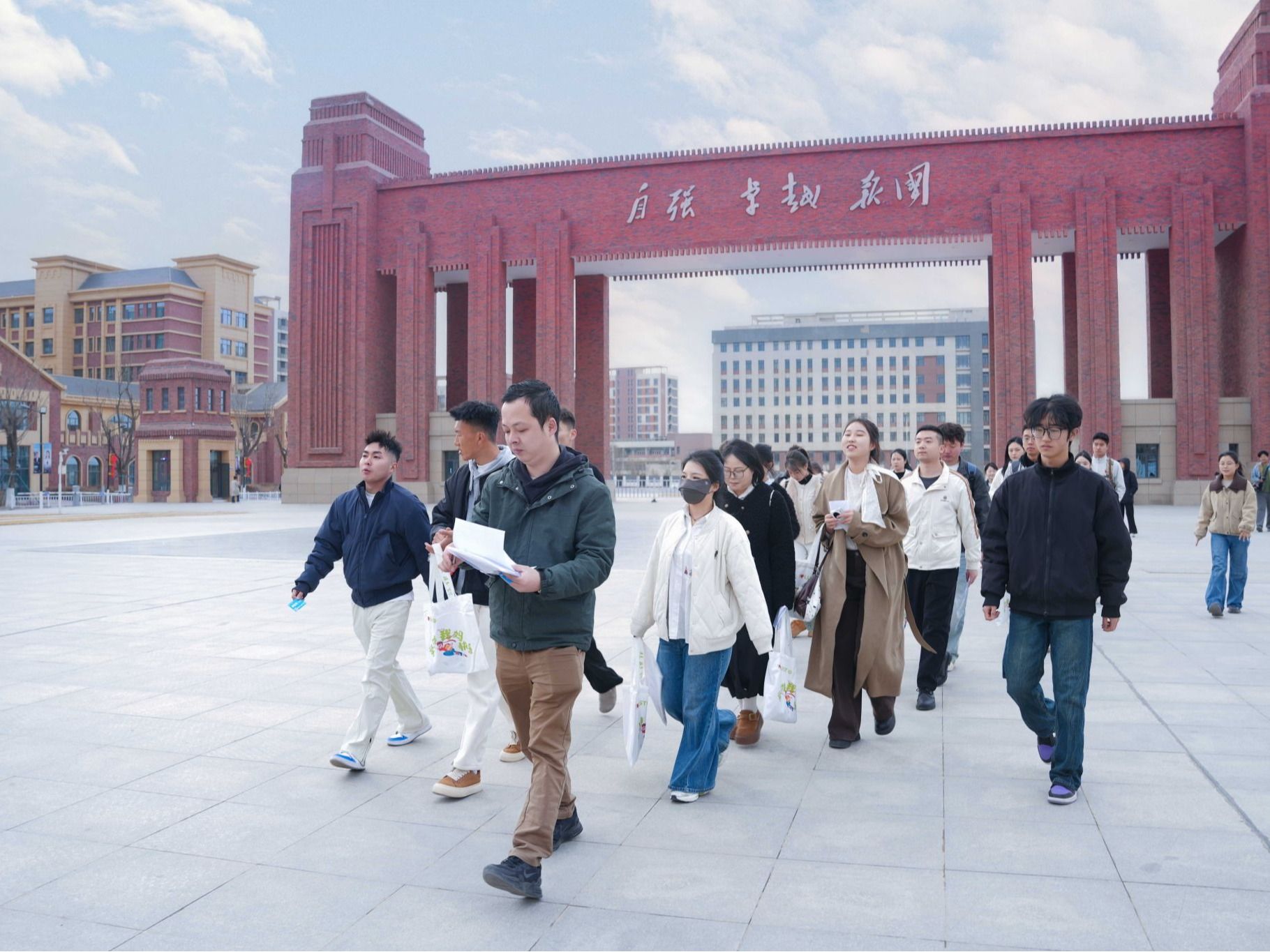 英国上市公司官网3652026年普通专升本免试生专业能力测试圆满结束
